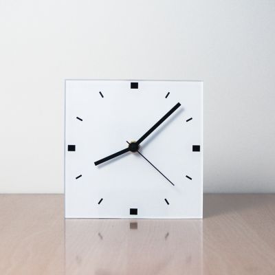 Relojes de sobremesa de diseño moderno para decorar - ▷ grecaridea